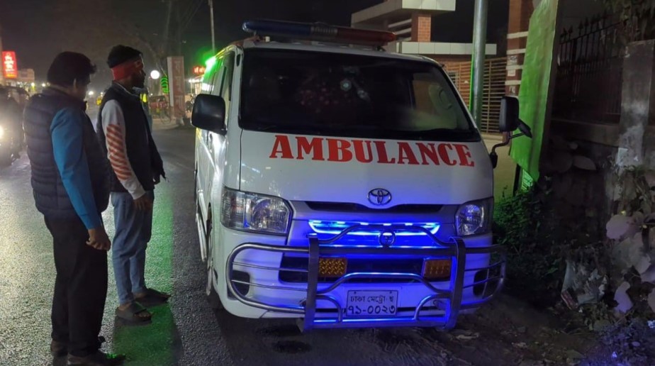 অ্যাম্বুলেন্স আটকে রোগী ছিনতাইয়ের চেষ্টা, পথে প্রাণ গেল বৃদ্ধের